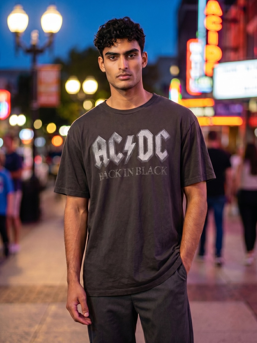 Old Navy AC/DC Back In Black Graphic Band Tee Men’s Black T-Shirt